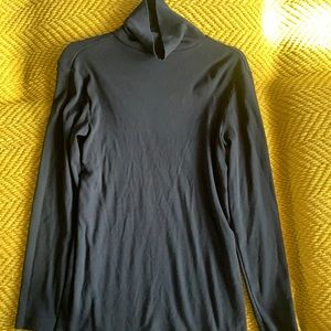 Black Eddie Bauer long sleeve turtleneck